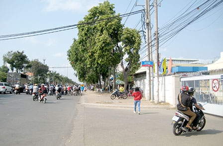 Đưa việc thực thi Luật Giao thông đường bộ vào tiêu chí xét thi đua