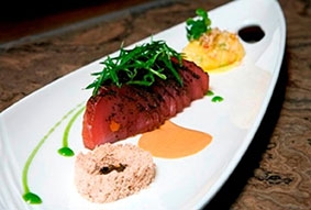 Đạm động vật bảo vệ sức khỏe tổng thể của đàn ông lớn tuổi