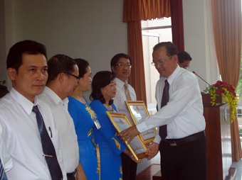 KHẮC PHỤC HẠN CHẾ, XÂY DỰNG ĐƠN VỊ VỮNG MẠNH TIÊU BIỂU