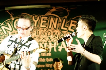 “Cống hiến” thật sự “tìm vàng”