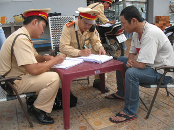 Tăng cường tuần tra, kiểm soát
trật tự an toàn giao thông