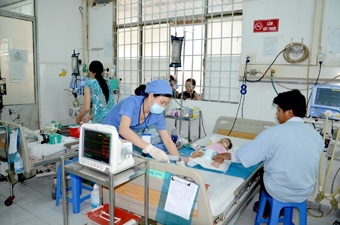 Báo động bệnh tay chân miệng