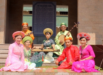 Địa văn hóa và bảo tồn, 
phát huy đờn ca tài tử