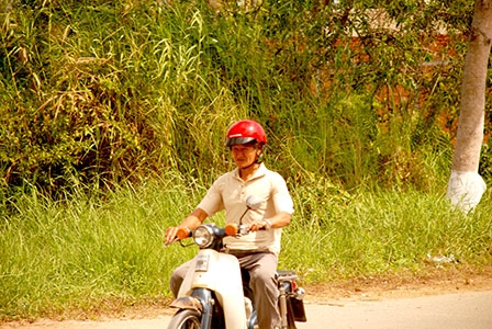 Tuyên truyền, vận động hội viên nông dân và nhân dân chấp hành các quy định pháp luật về trật tự an toàn giao thông