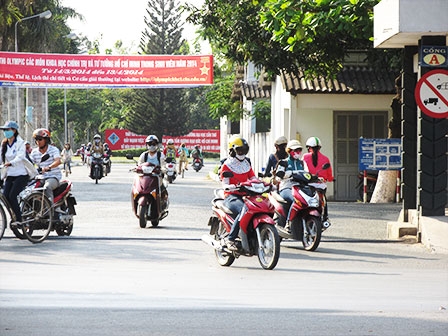 Giáo dục nâng cao ý thức tự giác chấp hành luật giao thông trong sinh viên