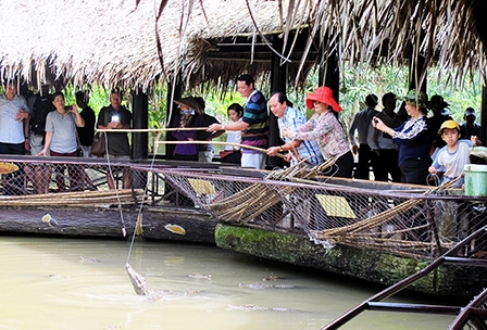 Liên kết xây dựng sản phẩm 
đặc thù tạo đột phá