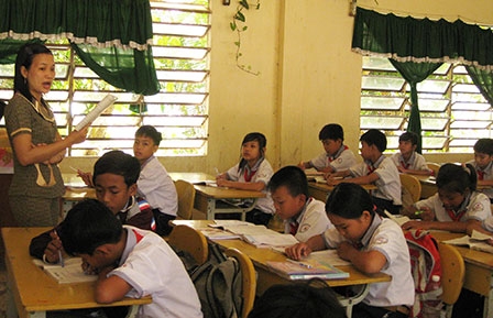 Chống học sinh bỏ học -
trách nhiệm từ nhiều phía