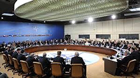 NATO ngừng hợp tác với Nga