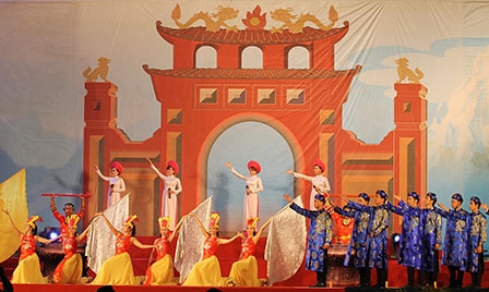 Thành kính dâng hương tưởng nhớ công đức các Vua Hùng