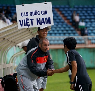 Sức ép với thầy Giôm