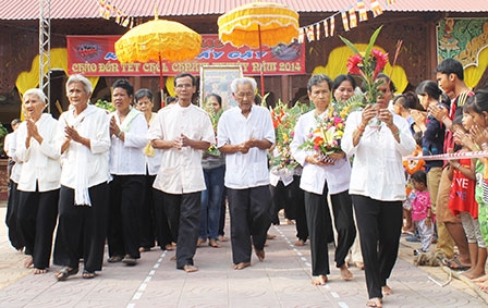 Đồng bào dân tộc Khmer tưng bừng đón Tết cổ truyền Chôl Chnăm Thmây