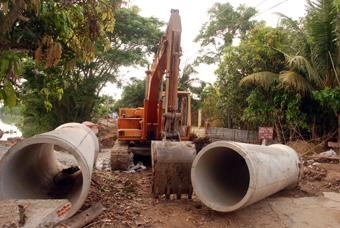 KHẨN TRƯƠNG NÂNG CẤP, SỬA CHỮA 
NHIỀU CÔNG TRÌNH GIAO THÔNG NÔNG THÔN