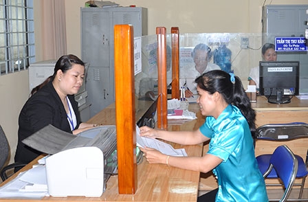 Tăng cường đào tạo, bồi dưỡng, bổ sung
kinh nghiệm thực tiễn cho đội ngũ cán bộ