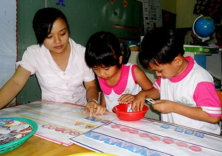 Chú trọng giáo dục và đảm bảo an toàn giao thông cho trẻ