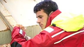 Áo khoác nhận tin nhắn 
dành cho lực lượng cứu hộ