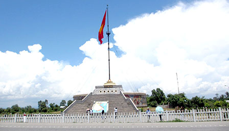 Cầu Hiền Lương - DẤU XƯA OANH LIỆT