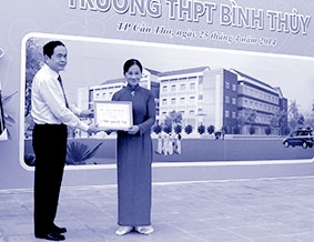 Khánh thành Trường THPT Bình Thủy (giai đoạn 2), Trường Mầm non Định Môn,
Trường THPT Hà Huy Giáp (giai đoạn 1)