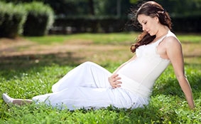 Mẹ thiếu vitamin D, con dễ bị sâu răng