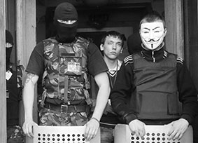 Phe ly khai chiếm đài truyền hình 
ở Đông Ukraina