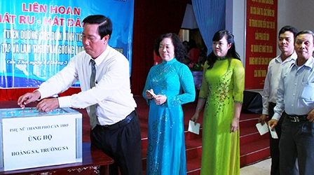 Đóng góp trên 22 triệu đồng ủng hộ Trường Sa, Hoàng Sa