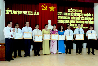 ĐẨY MẠNH HƠN NỮA VIỆC HỌC TẬP VÀ LÀM THEO TẤM GƯƠNG ĐẠO ĐỨC HỒ CHÍ MINH
