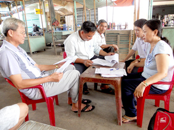 Vì sao người dân khu vực chợ Thới Long chưa được
cấp giấy chứng nhận quyền sử dụng đất?
