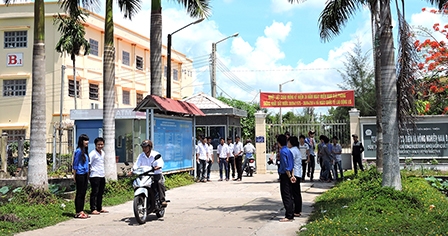 Nhiều hình thức tuyên truyền về an toàn 
giao thông  cho học sinh, sinh viên