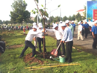 Phát động Tết trồng cây năm 2014