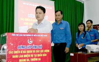 Phát động đóng góp ủng hộ cán bộ, chiến sĩ
đang làm nhiệm vụ tại quần đảo Hoàng Sa, Trường Sa
