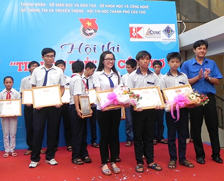 48 học sinh đoạt giải hội thi Tin học trẻ
thành phố lần thứ 16