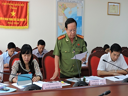 Cho ý kiến về việc triển khai thực hiện kế hoạch 
phát triển KT - XH và ngân sách nhà nước