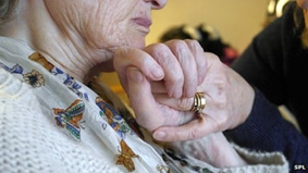 Tính hay hoài nghi làm tăng nguy cơ mất trí nhớ