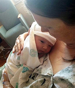 “Đóng băng” buồng trứng  cơ hội 
được làm mẹ của bệnh nhân ung thư