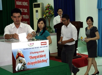 Cán bộ, sinh viên Đại học Tây Đô tham gia sinh hoạt tình hình thời sự về Biển Đông