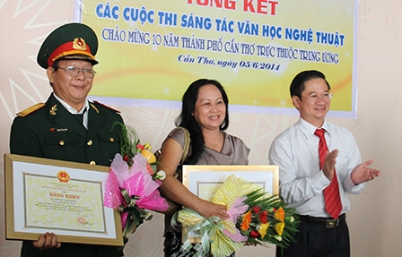 Đưa các tác phẩm đạt giải
đến với công chúng