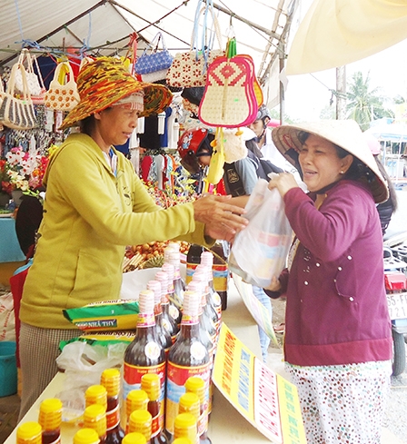 Đưa hàng Việt về Cù lao Tân Lộc