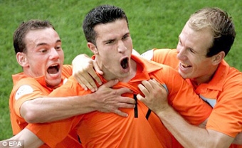 “Cơn lốc màu da cam” ra ngõ gặp kỳ đà