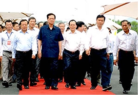 Thủ tướng Nguyễn Tấn Dũng dự Lễ khánh thành
cầu vượt sông dài nhất Việt Nam