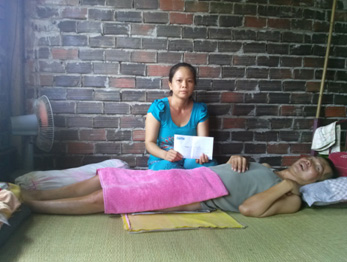 TRAO TIỀN TỪ THIỆN