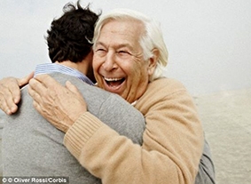 Ôm ấp có thể giúp chống 

lão hóa cơ