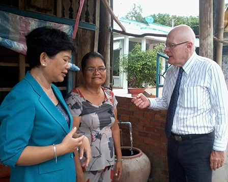 Hỗ trợ 189 triệu đồng thực hiện Dự án nối mạng
nước sạch cho hộ nghèo tại quận Ô Môn