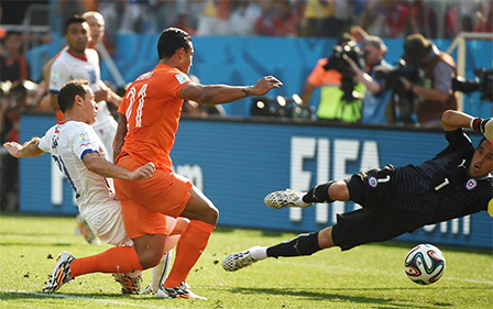 <img hspace=5 src="/img_post/3751/logowc.jpg" align=left border=0>Hà Lan Chile: 2-0<br>
Dấu ấn Van Gaal<br>