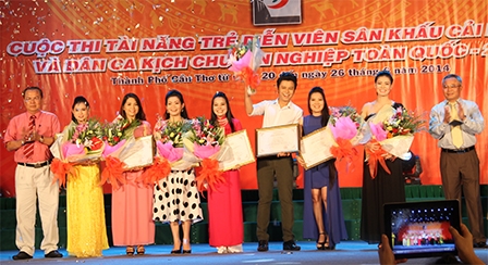 Trao 18 huy chương cho các nghệ sĩ trẻ