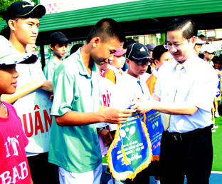 Khai mạc Giải Vô địch quần vợt thanh thiếu niên
toàn quốc 2014