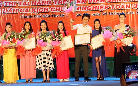 Được và mất 
sau một cuộc thi?