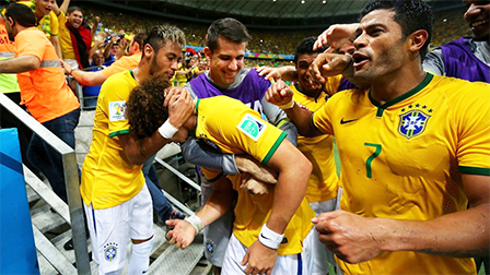 <img hspace=5 src="/img_post/3751/logowc.jpg" align=left border=0>Brazil- Colombia: 2-1<br>
Vũ công Samba chặn đứng “hiện tượng” Colombia<br>