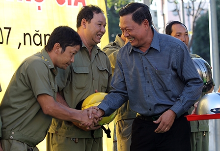 Tổ chức ngày hội “Đổi mũ bảo hiểm đạt quy chuẩn có trợ giá”