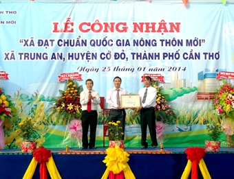 Đồng lòng xây dựng “tam nông”!