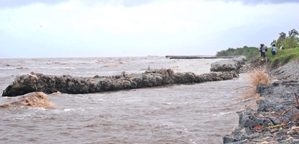 Cà Mau mùa sóng dữ