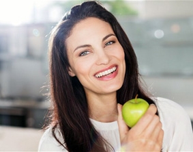 Ăn táo giúp phụ nữ cải thiện đời sống tình dục